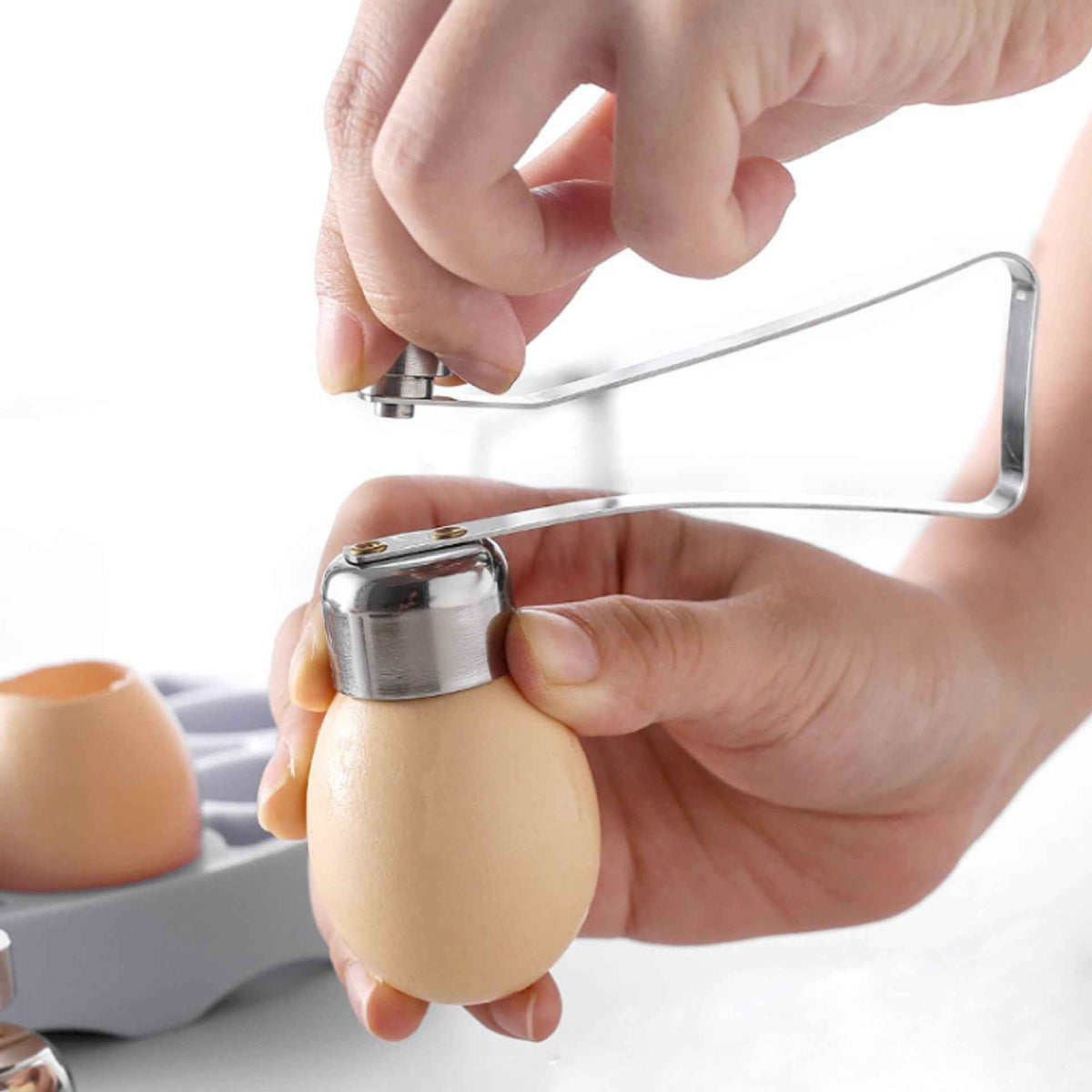 Creative eggshell separator by eprolo