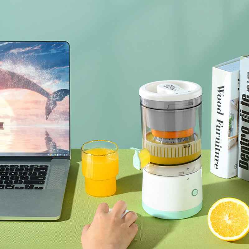Portable USB - rechargeable slow juicer for oranges, lemons & other fruits. A handy electric blender for home kitchens. by eprolo