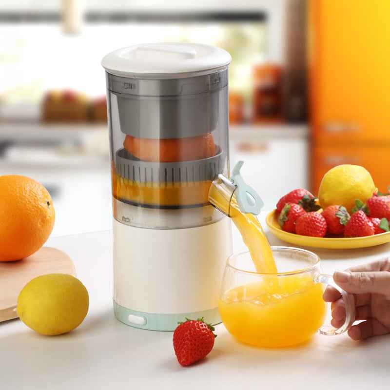 Portable USB - rechargeable slow juicer for oranges, lemons & other fruits. A handy electric blender for home kitchens. by eprolo